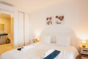 big-playa-blanca-villa-vista-rey-bedroom