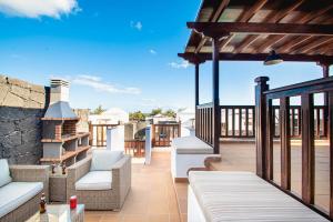 big-playa-blanca-villa-vista-rey-outdoor-bbq