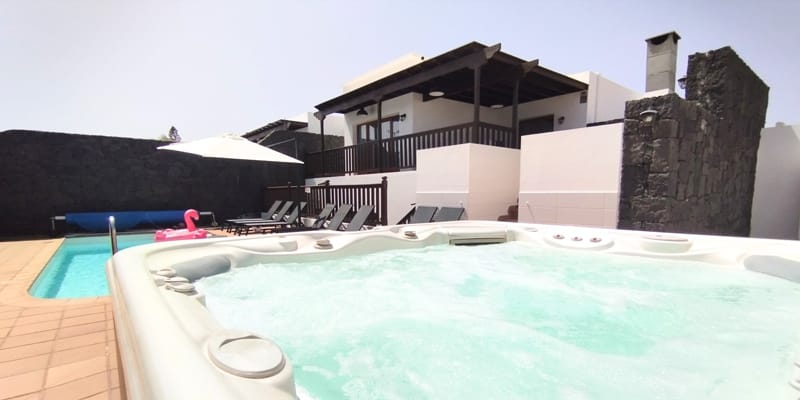 Playa Blanca Villas with pool and hot tub